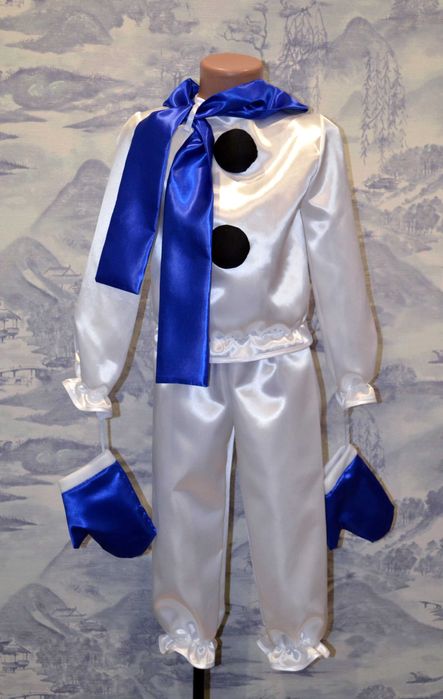 Сніговик. Карнавальний костюм.