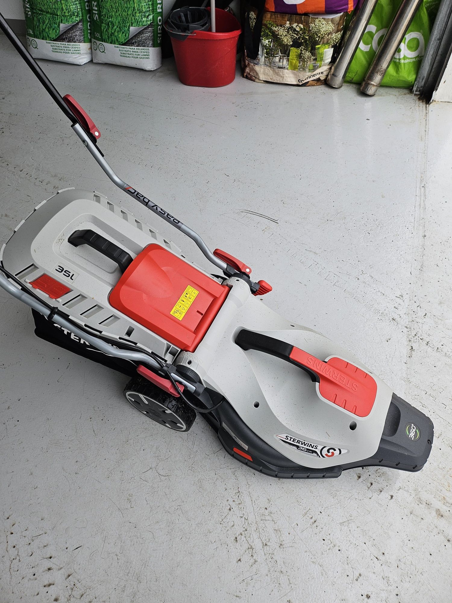 Cortador de relva eléctrico