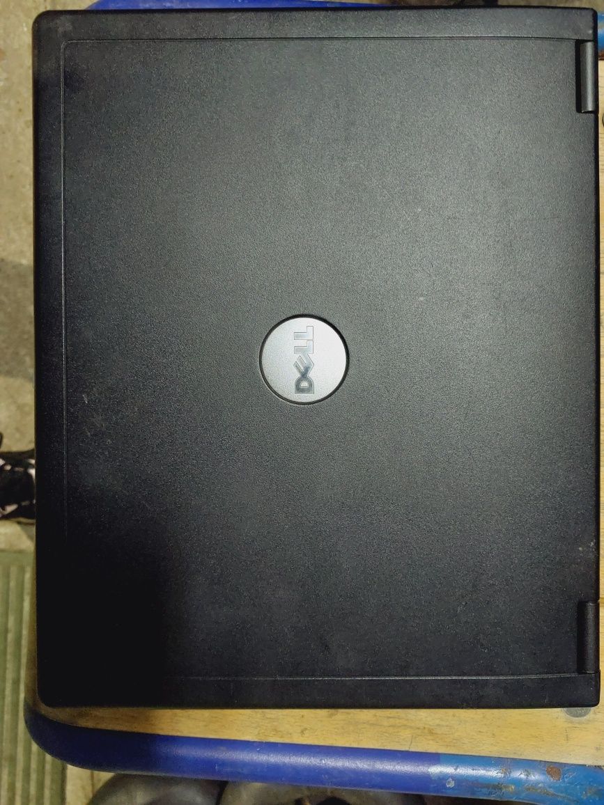 Laptop Dell INSPIRON 2200 - na części