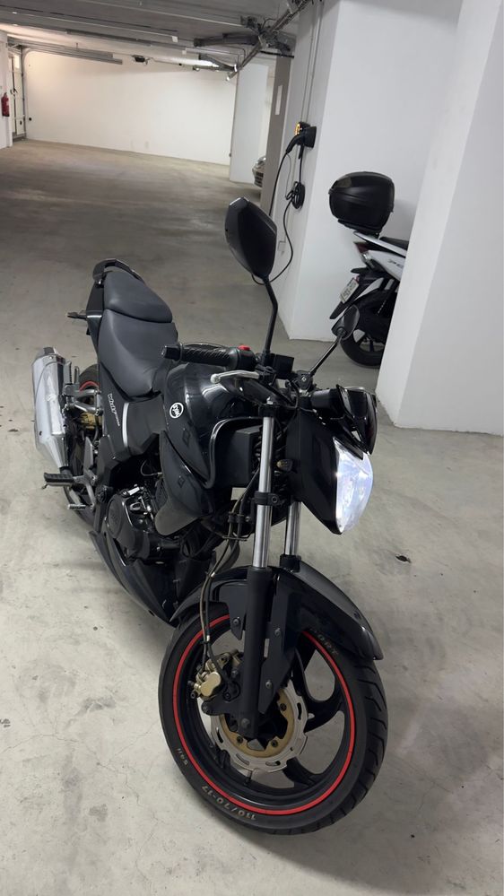 Moto 125 bom estado