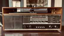 Radio lampowe Harfa z gramofonem.