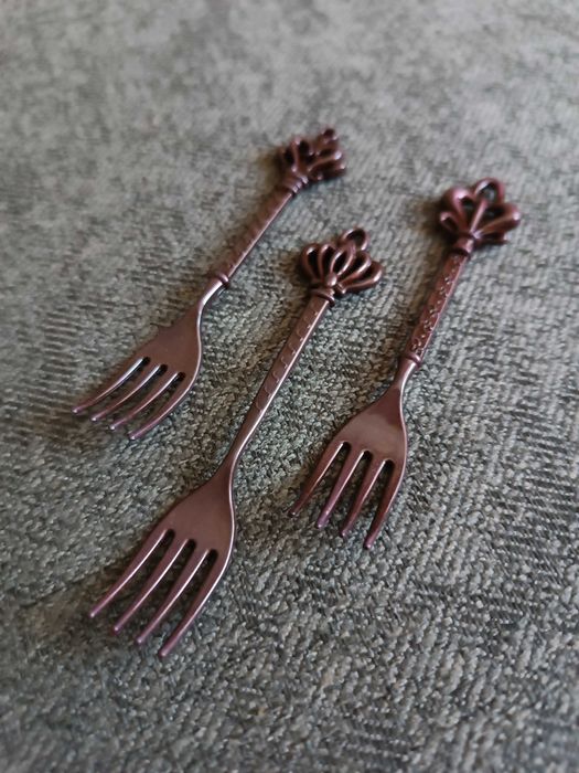 Десертні виделки для стильного сервірування столу