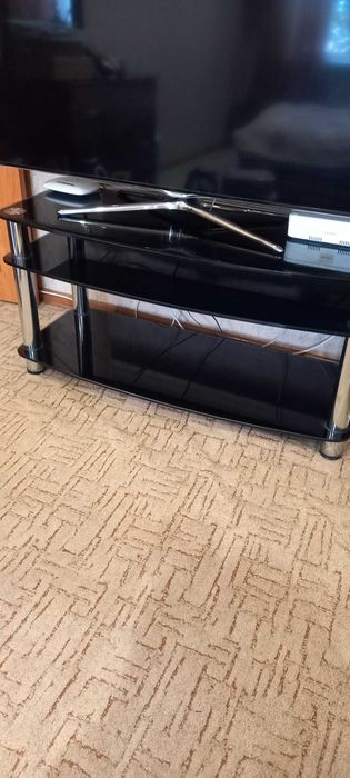 Стіл склянний під телевізор