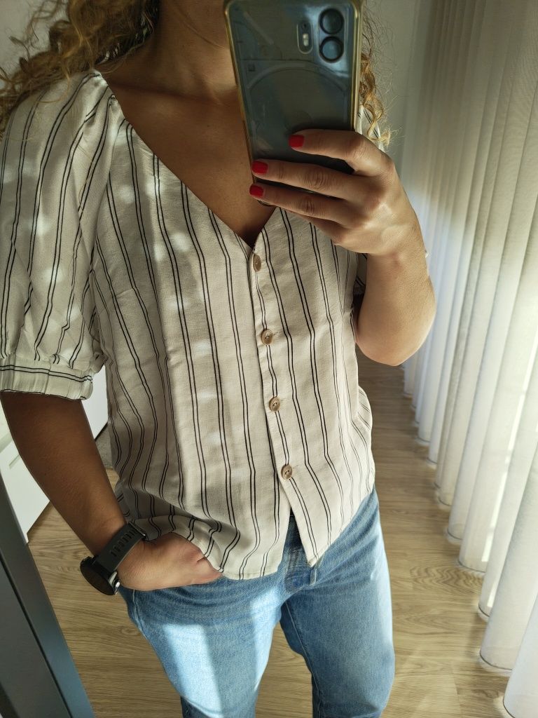 Camisa branca Lefties com penas