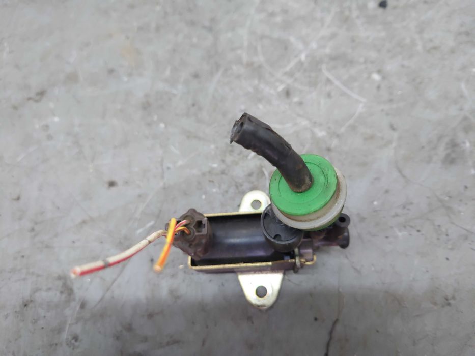 Mazda 6 I GG Premacy 2.0 CITD Zawór Podciśnienia