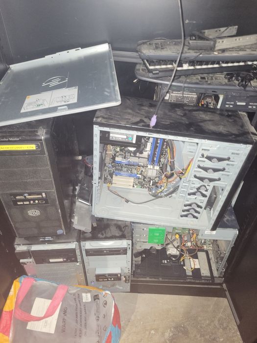 Despacho caixas pc com componentes varios