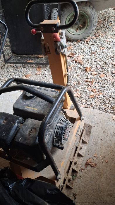 Zagęszczarka/ ubijarka Lumag 200