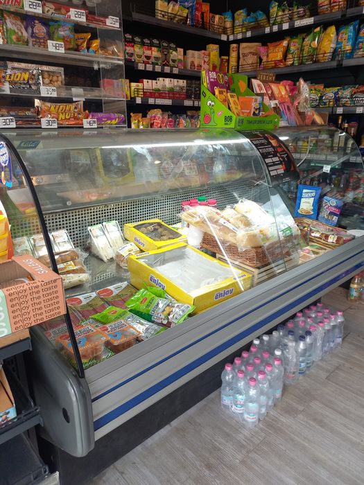 Продається холодильна вітрина GOLD  в дуже хорошому технічному стані .