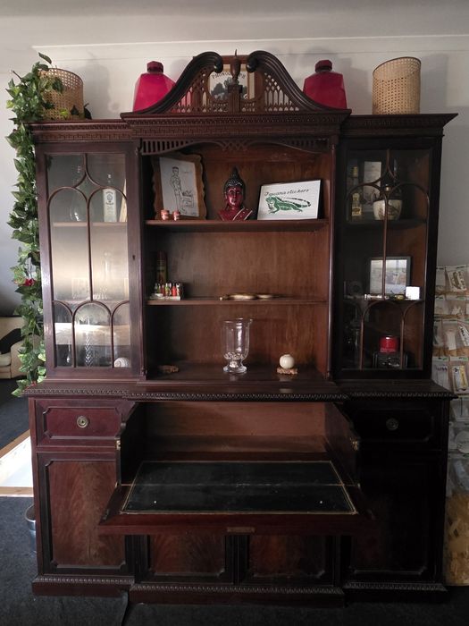 Móvel grande e robusto