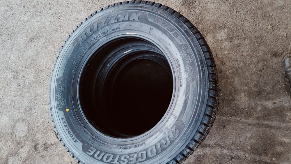 Opony zimowe do busa z C 205/75r16C Bridgestone W995 kostka NOWE