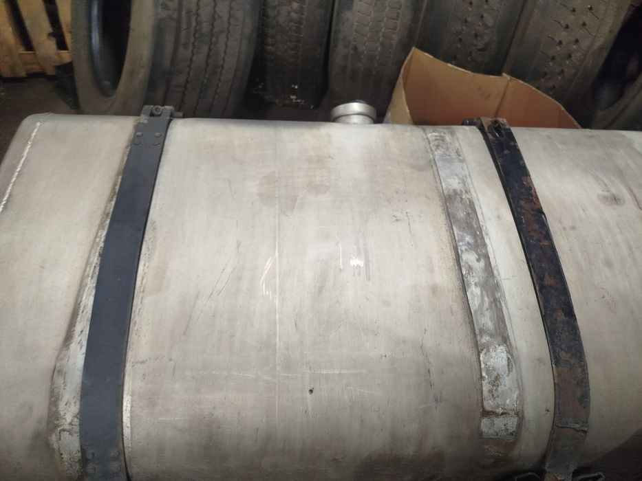 Продам бак scania r 410 ,700л