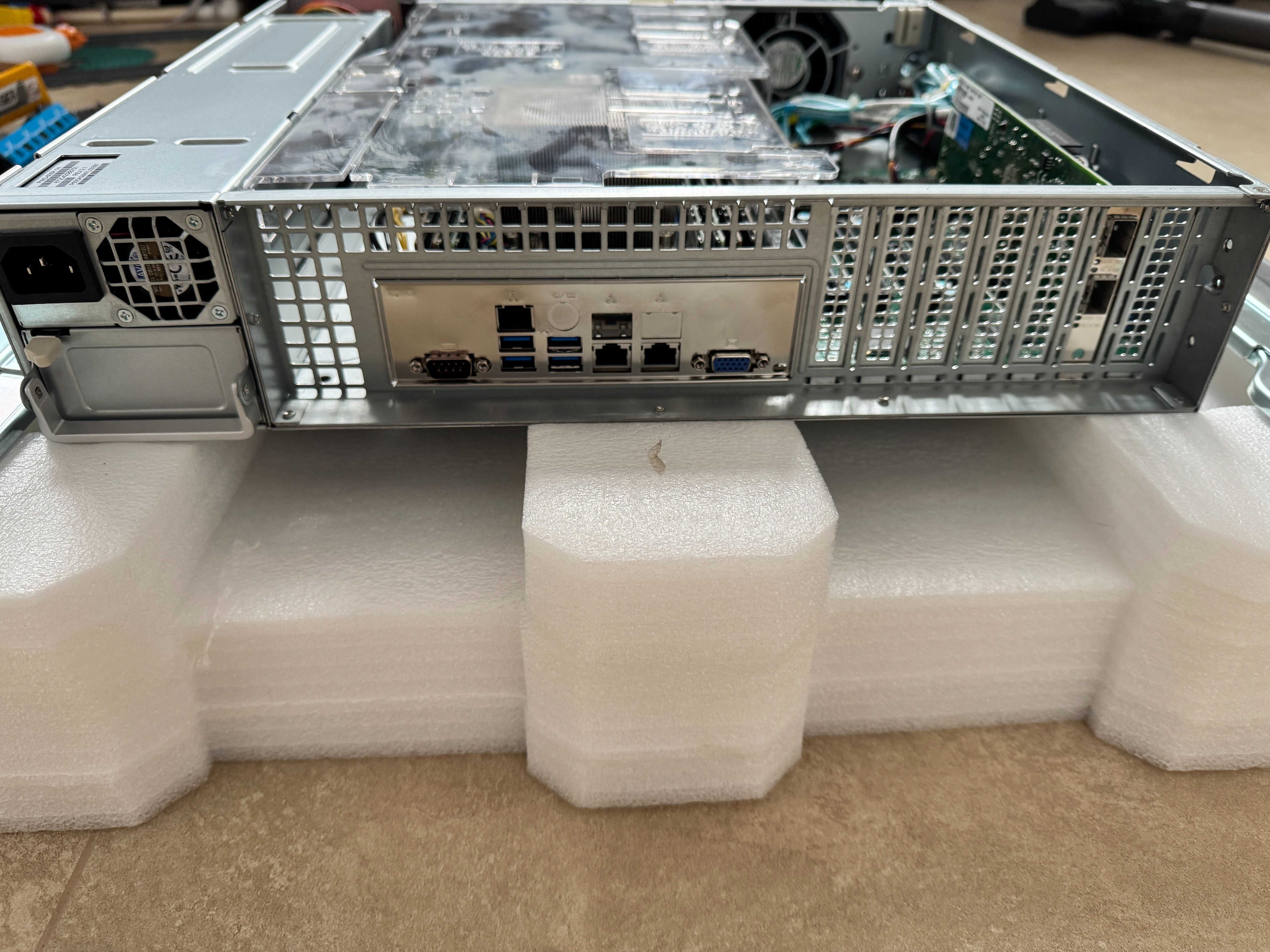 Supermicro server AMD EPYC 7443P
