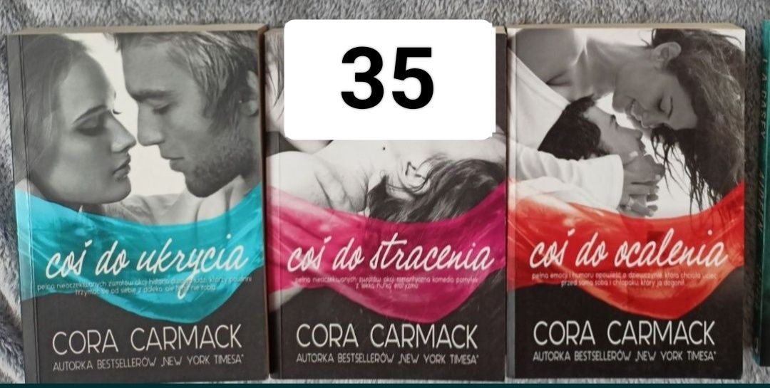 Cora Carmack. Coś do stracenia. Coś do ukrycia. Coś do ocalenia.