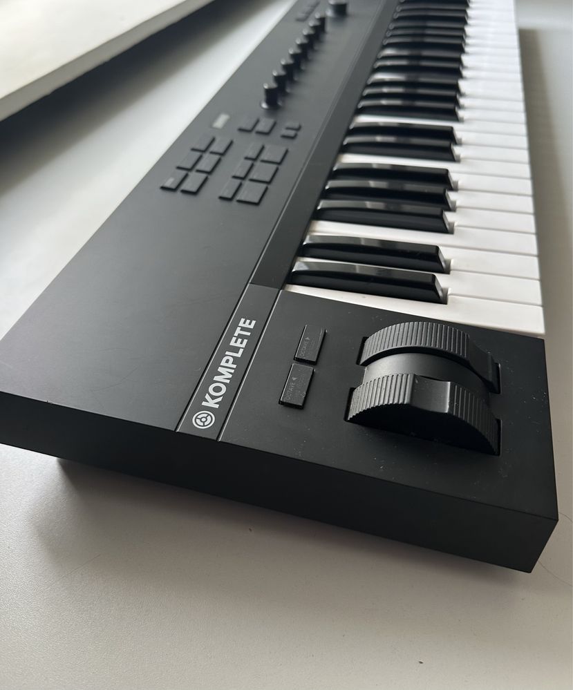 Klawiatura MIDI Komplete Kontrol A49