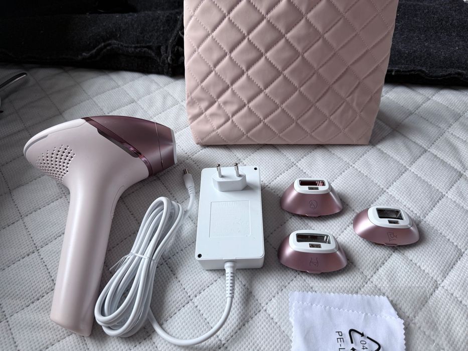Depilator Philips Lumea 9900 IPL BRI977/00