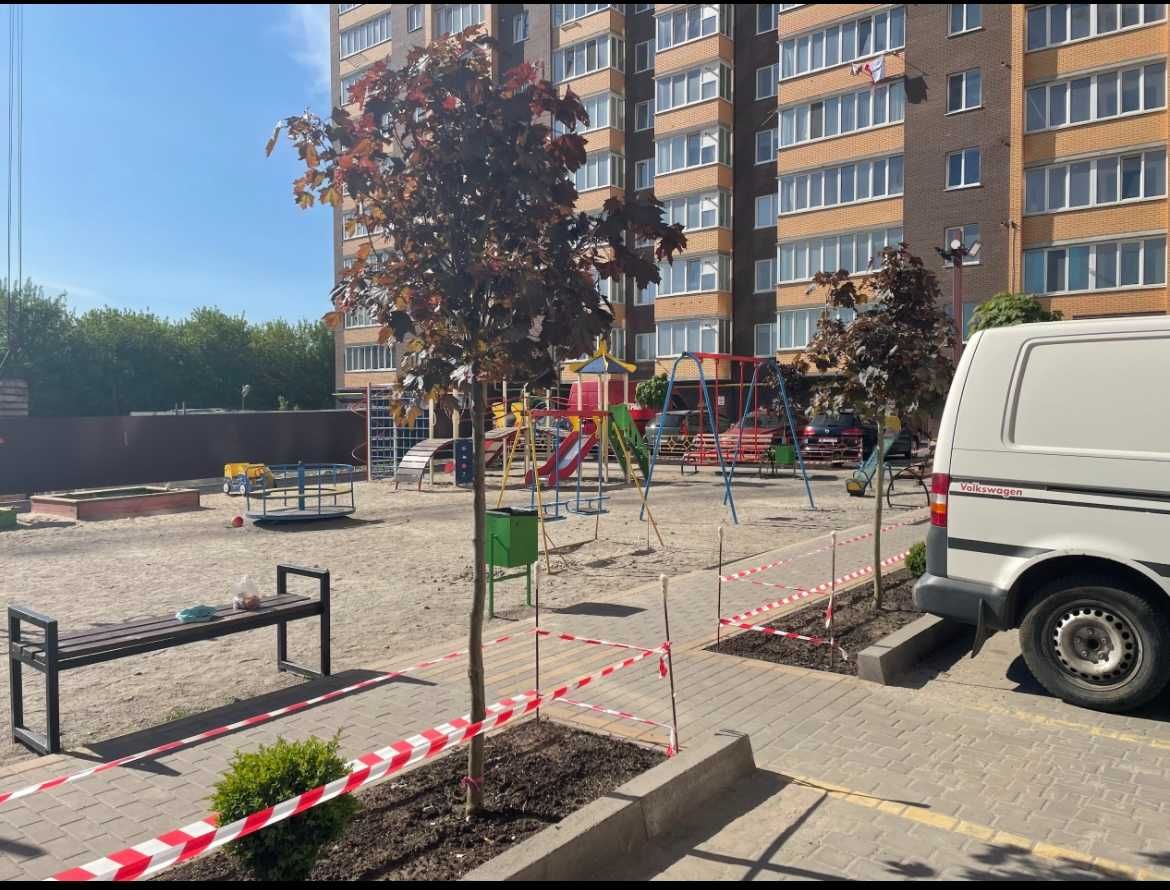 продам простору 1к квартиру в зданій новобудові неподалік центру міста