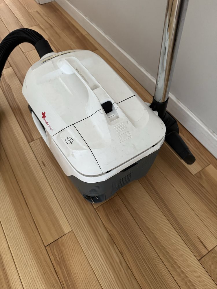Пилосос с аквафільтром Karcher DS 6 Premium