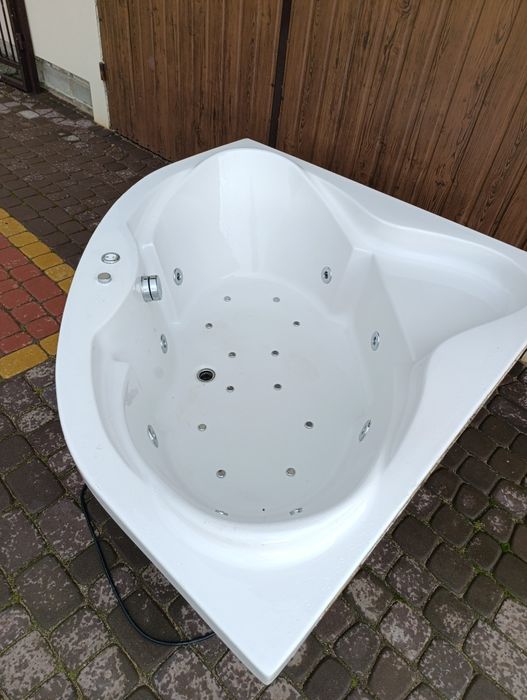 Wanna z hydromasażem jacuzzi okazja