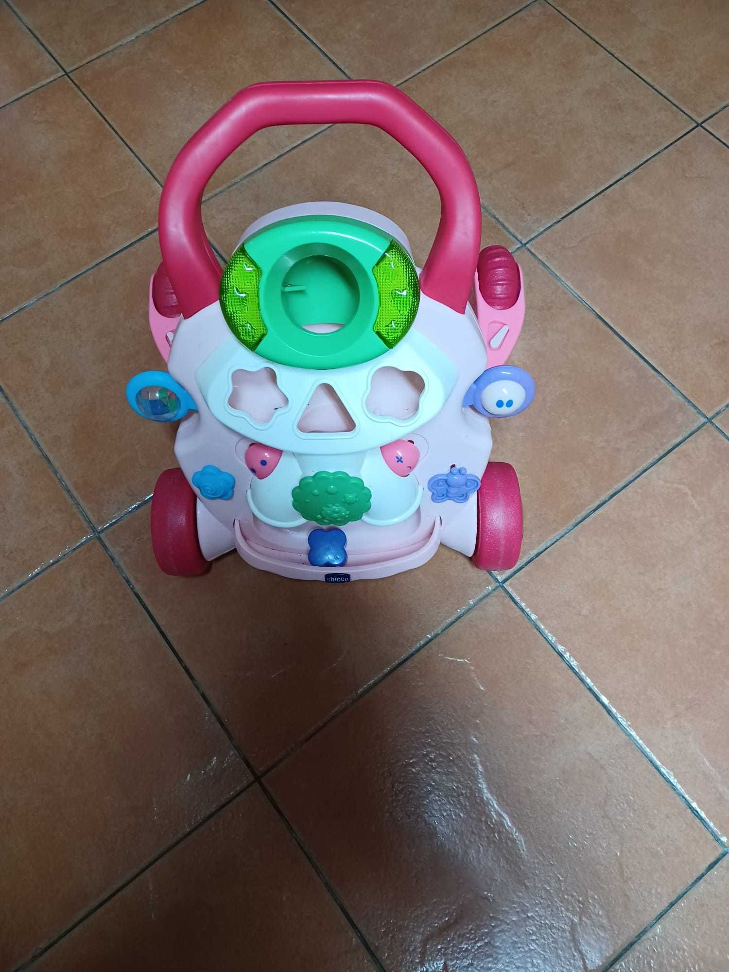 Andador CHICCO para menina