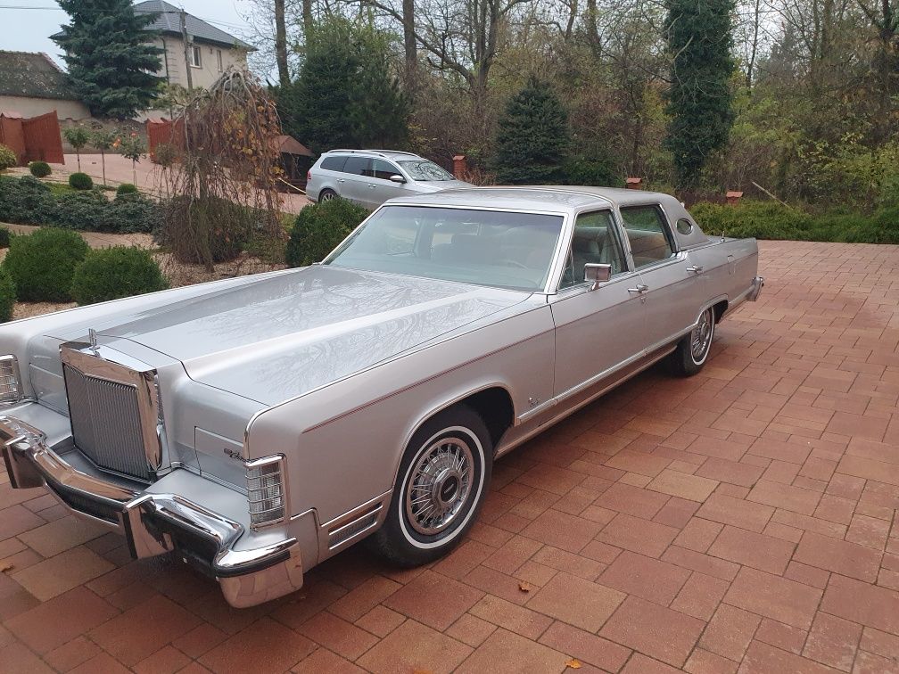 Lincoln continental mark town car 1979r