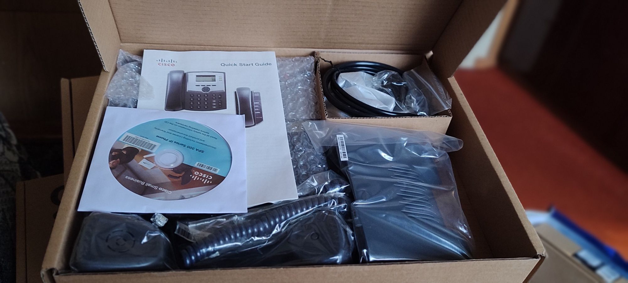 Нові IP телефони Cisco SPA 303 G2