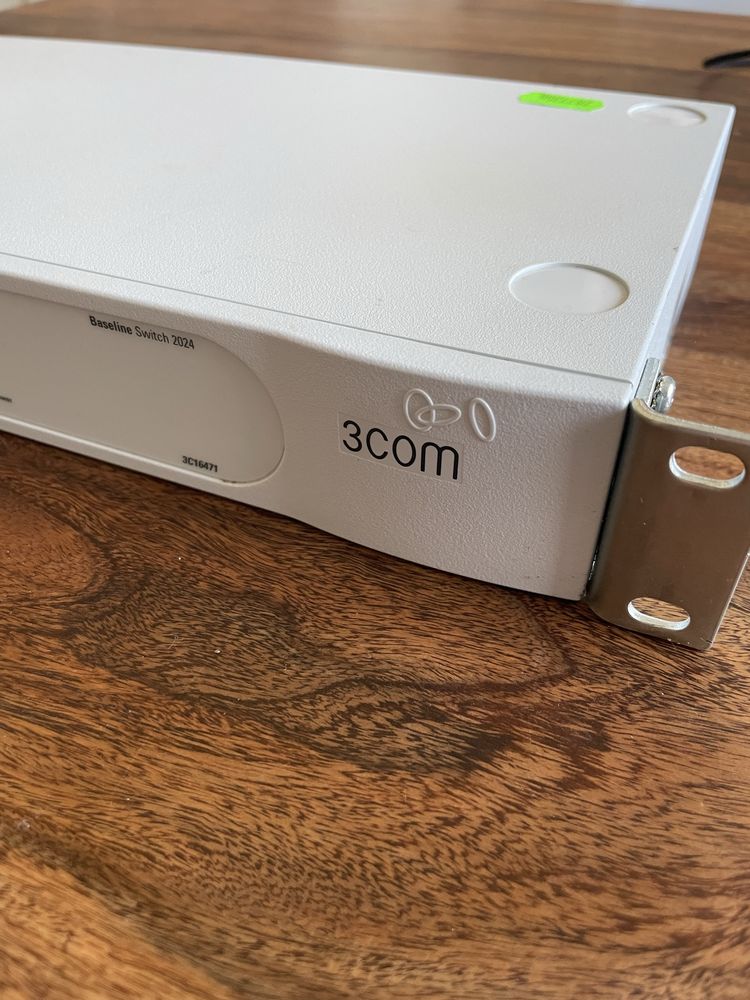 Switch 3Com Baseline 10/100 Switch 24