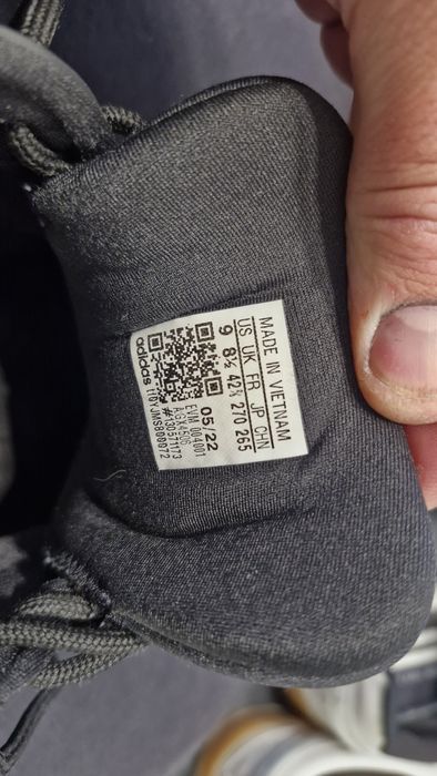 Кросівки Adidas Oznova.Розмір 42.5