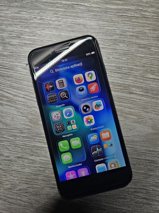 iPhone SE 2020 z nową baterią