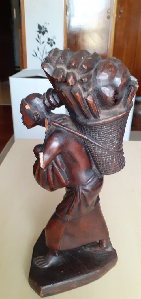 Estatueta arte africana mulher com bebé