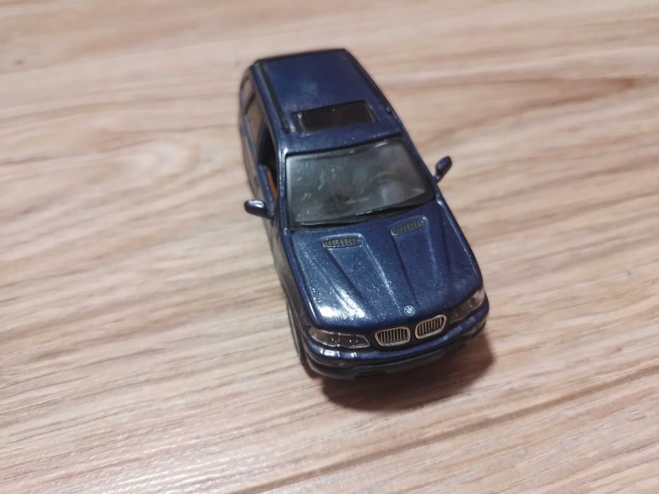 Model BMW X5; DelPrado 1:43