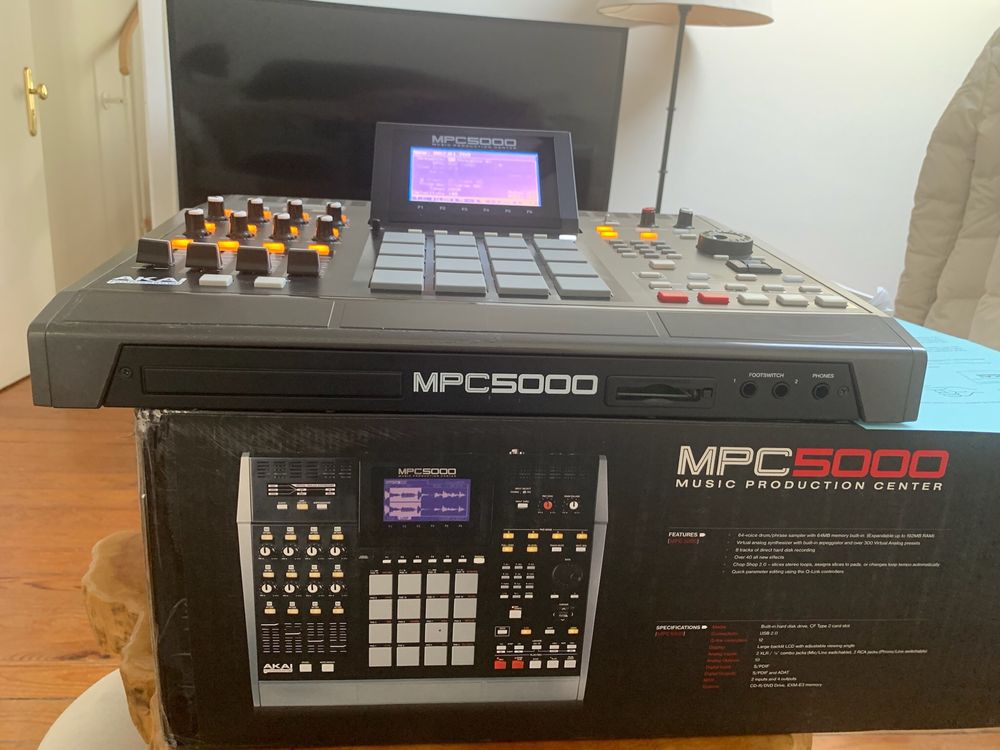 Akai mpc 5000 como novo na caixa original hd interno e 192ram max