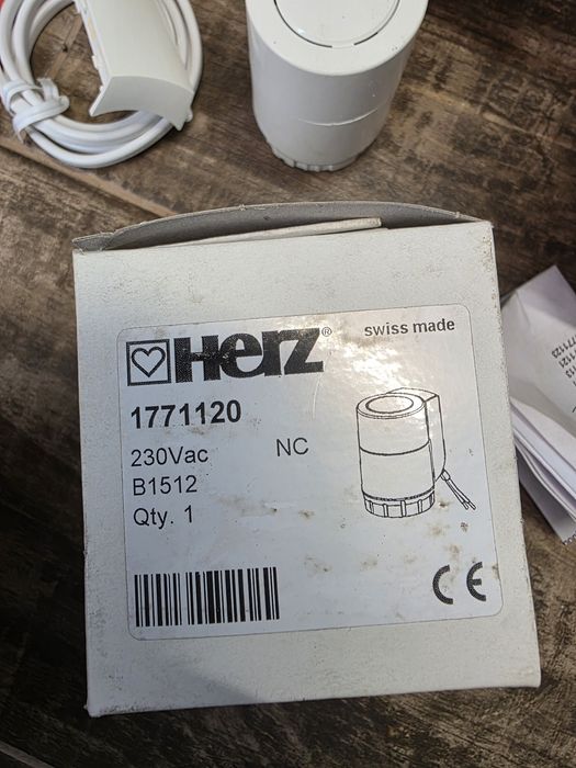 Siłowniki do podłogówki HERZ