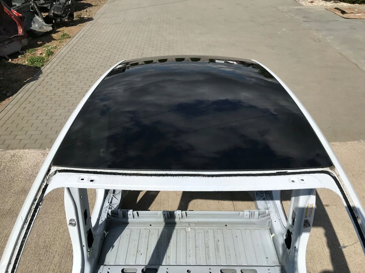 Панорама,Скло Tesla model Y. Оригінал.