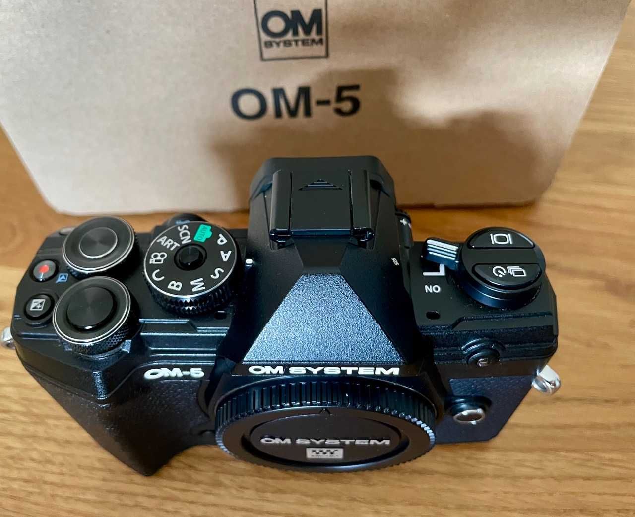 OM System OM-5 jak nowy + Olympus 40–150 mm f/4.0–5.6