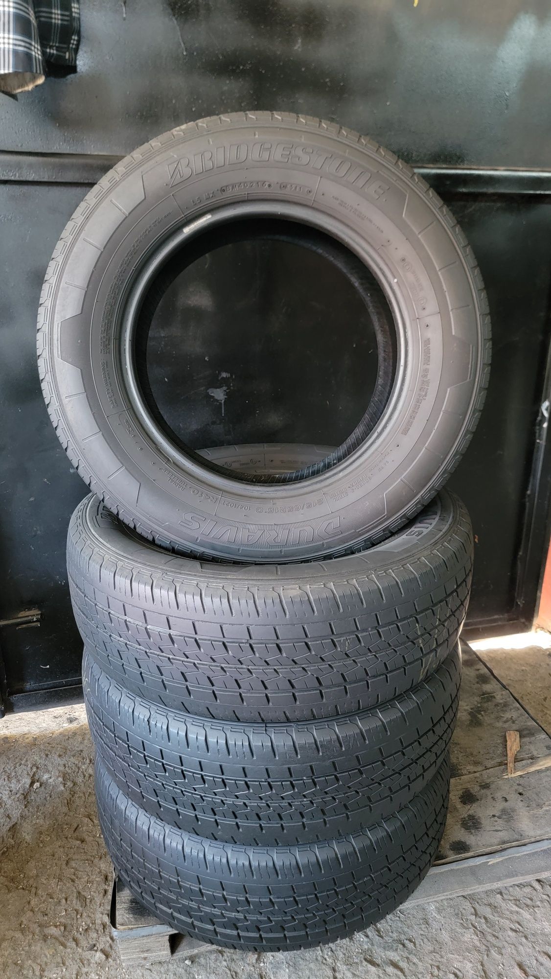 Автошины 215/65r15c резина  Bridgestone Duravis  шины летние