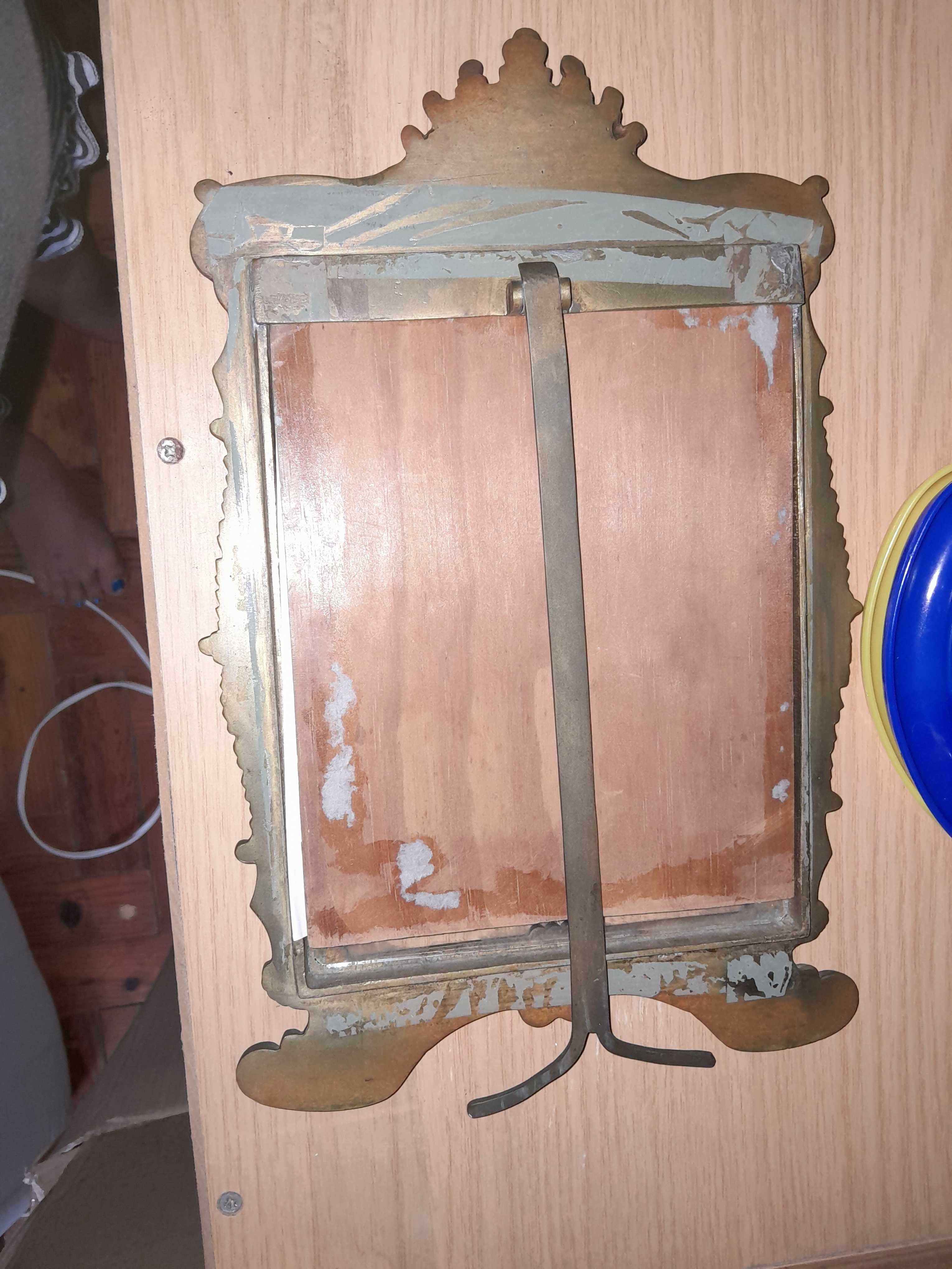 Moldura antiga pesada