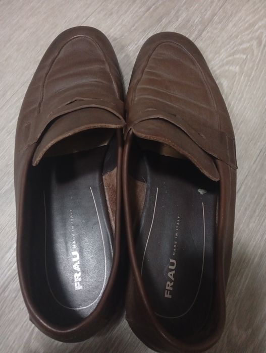 Лофери шкіра 42 розмір Італія FRAU