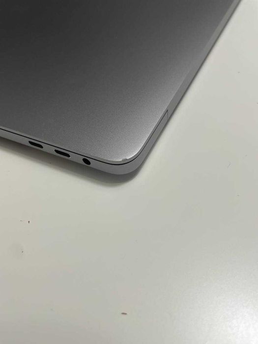 MacBook Pro 16" (2019) – Intel Core i9, 64 GB RAM