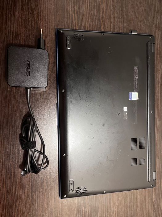 Laptop ASUS Vivobook 15 Model R564F