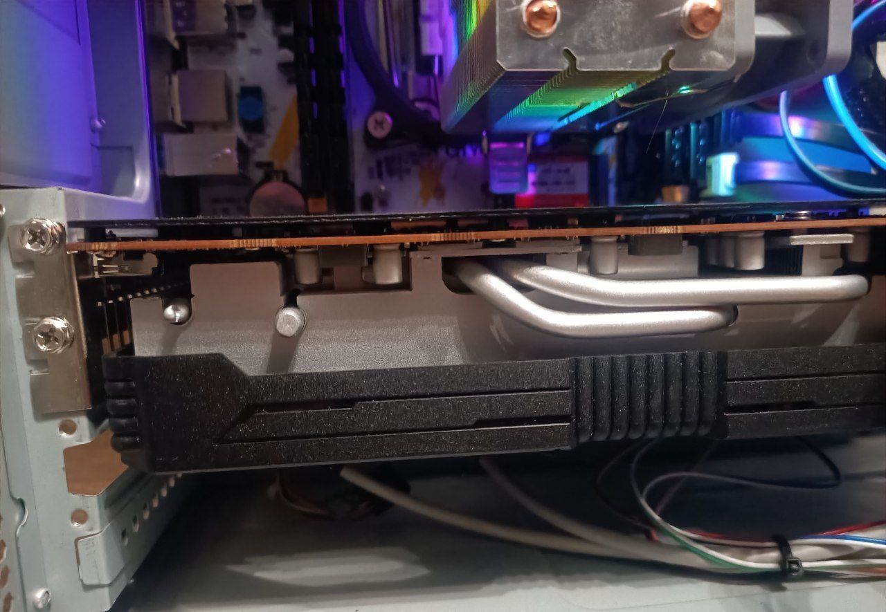 Nvidia RTX 3060 i5-10400f / Radeon RX 5700xt Intel Xeon S.T.A.L.K.E.R.