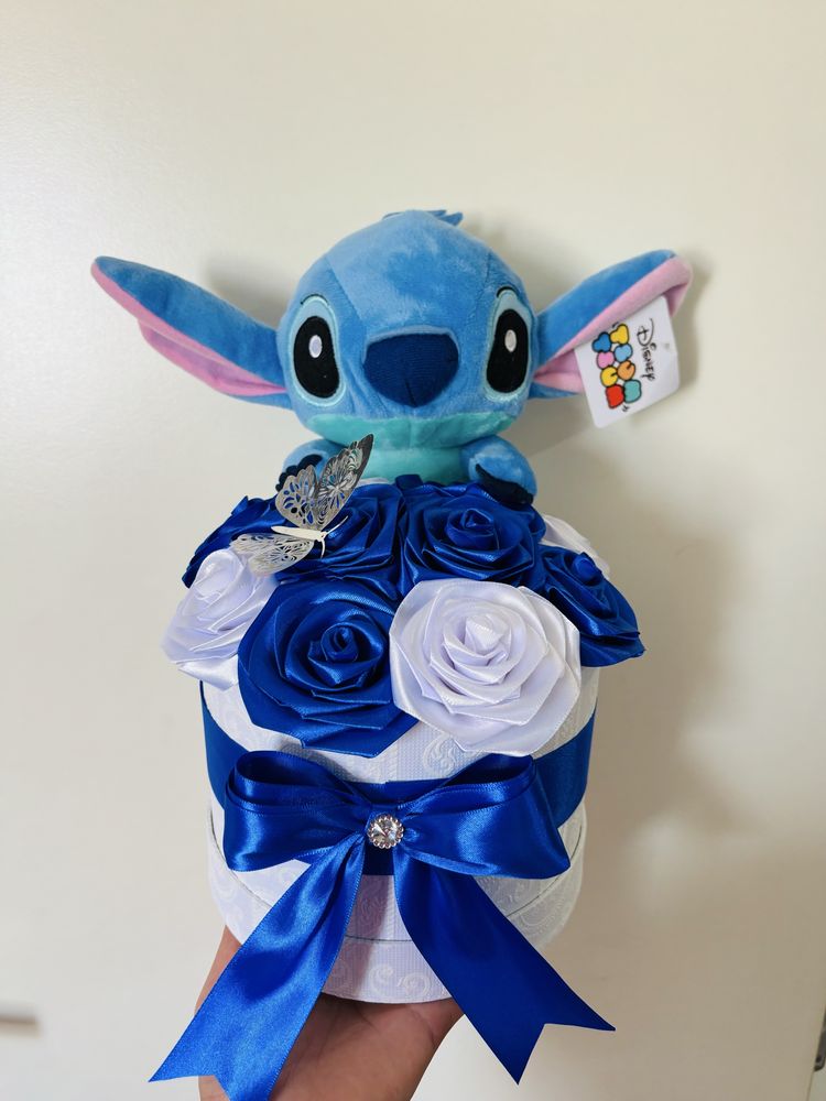 Rosas eternas em caixa STITCH