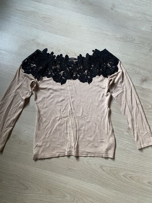 Piekna bluzka z koronką