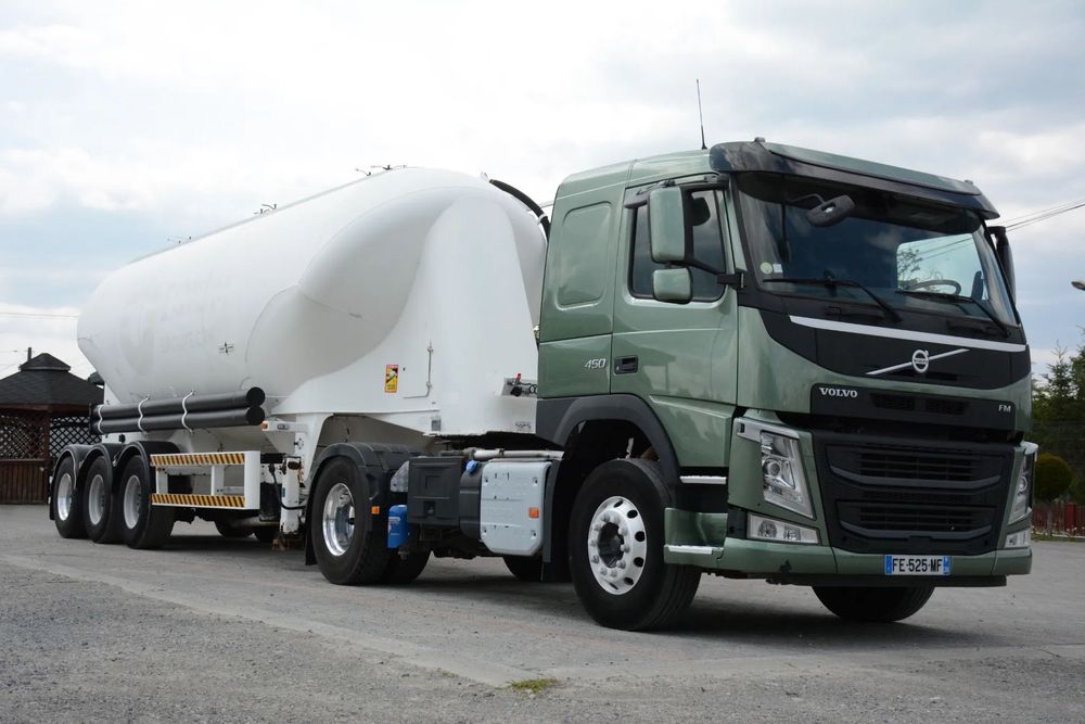 Spitzer SF 2437 PI / Cementonaczepa / 2008r / 37000l / 3 komorowa / Bardzo dobry stan  Spitzer SF 2437 PI / Cementonaczepa / 2008r / 37000l / 3 komorowa