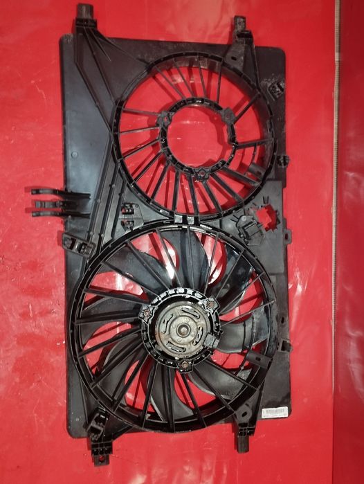 Вентилятор радіатора 2.3 Опель Мовано 3 Рено Мастер радиатор