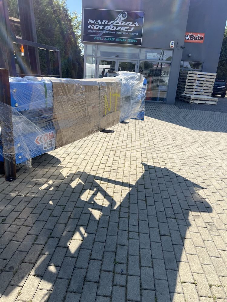 Podnośnik dwukolumnowy 4t  kolumnowy automa aps plus 4 t