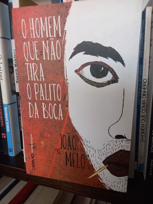 O homem que não tira o palito da boca