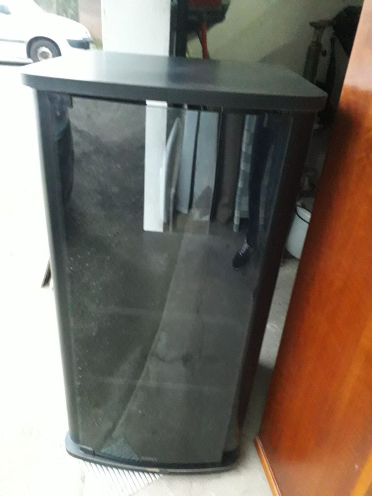 Móvel com vidro Sony