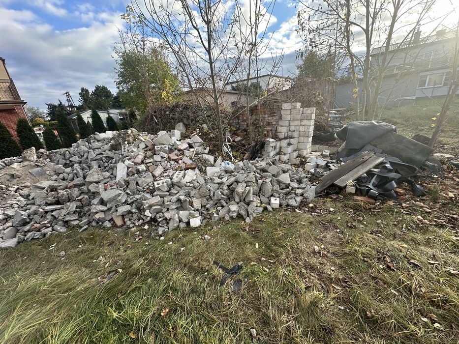 Gruz budowlany oddam ok. 40 T