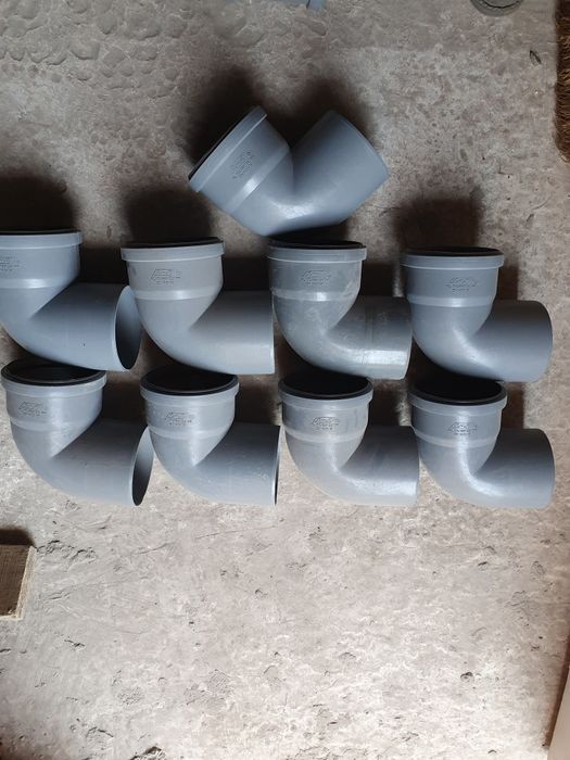 Продам в м.Кривии Ріг матеріали:обрізки доски, залізо, пластик