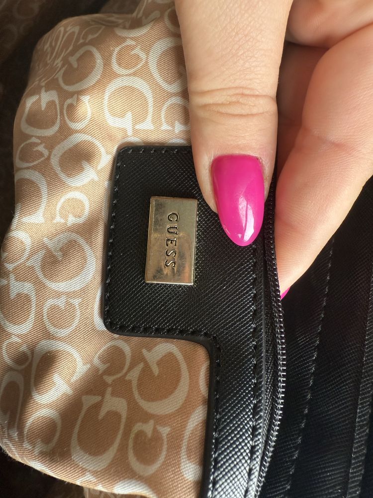 Shopperka Guess.